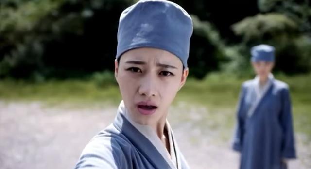 白玉不足其容色玫瑰不能其清丽新鹿鼎记阿珂配哪一点