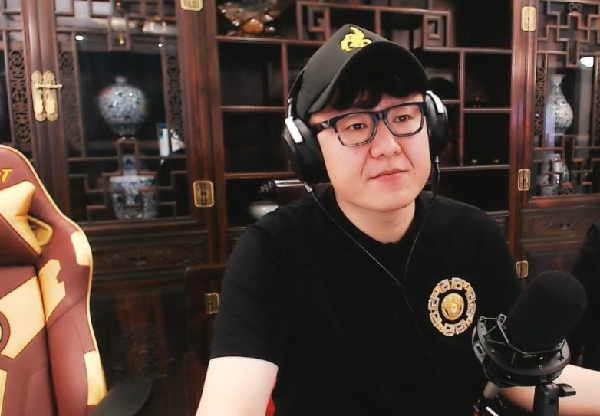 舞帝百万锹说漏嘴大佛被追加封禁去沈阳求助于利起身前往广州