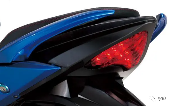 最后,铃木再度完善gixxer"极客飒"的gp款和nk款,确