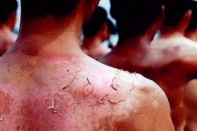 中国军人的后背看到的是心疼感受的是踏实