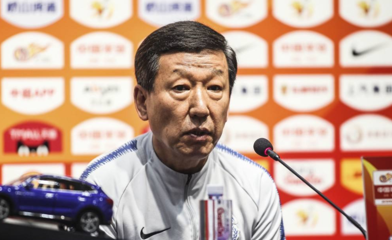 申花虽然1-0战胜东京!但是姆比亚,钱杰给下场将会停赛