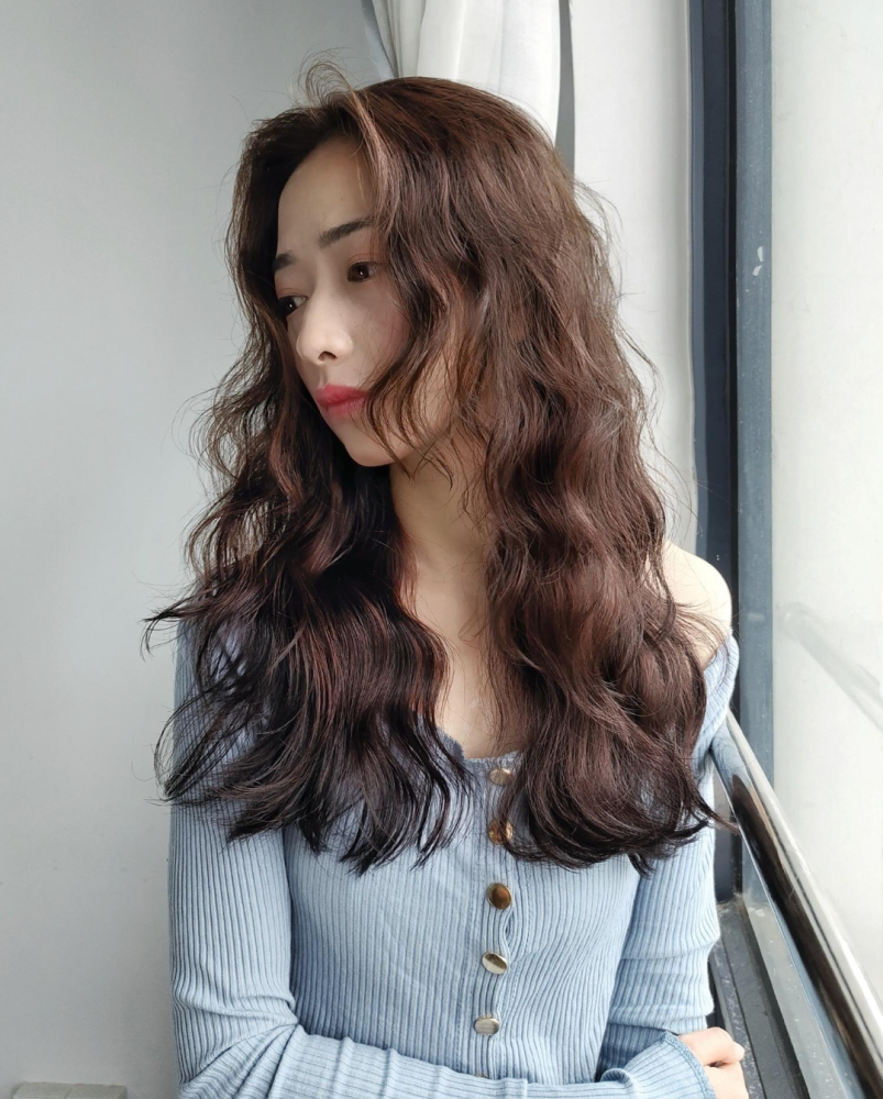 女士发型别乱剪,今冬流行"保暖烫"发型,蓬松时尚真洋气_腾讯新闻