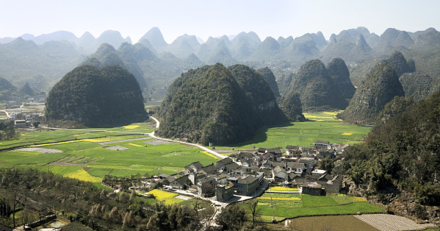 我国第二阶梯的盆地有哪三个