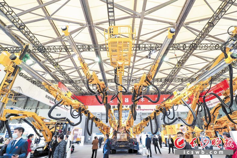 “工程機械湘軍”參加2020上海寶馬展