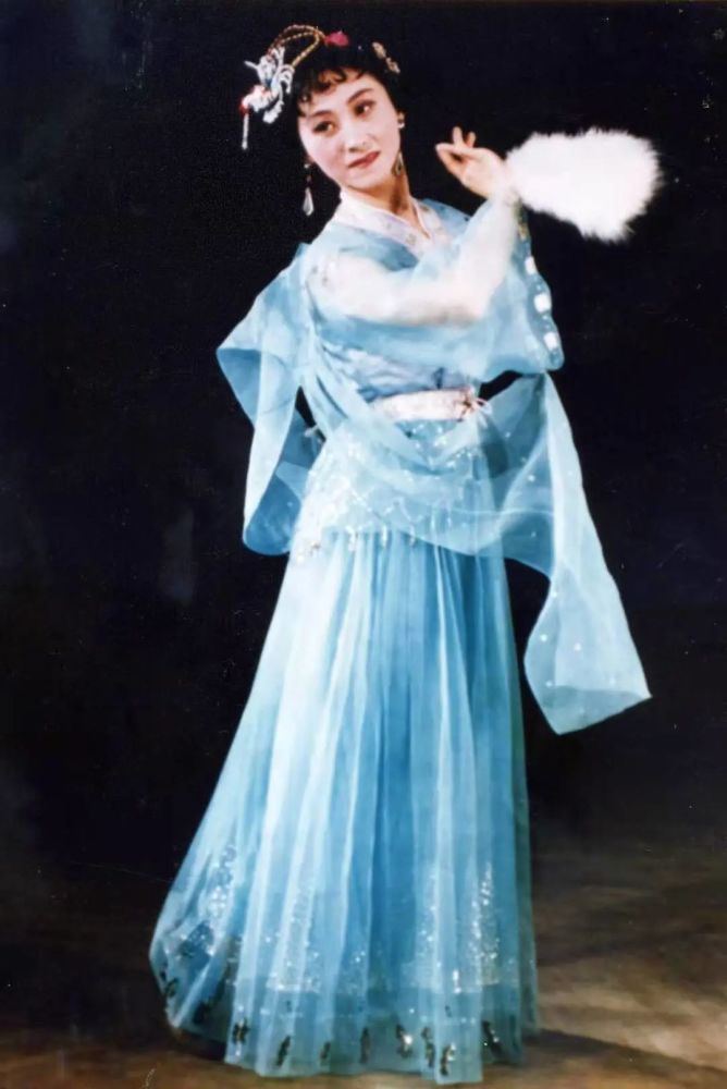 舞蹈女神换了一个舞台