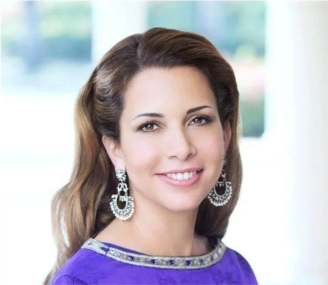 哈雅公主不好惹嫁酋长后带巨额成功离婚素颜抽烟彰显大佬气场