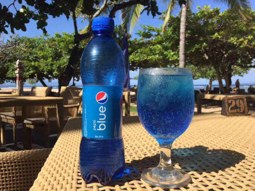 巴厘岛必买清单里面一定不能少了蓝色的可乐,可口可乐是在大陆上非常