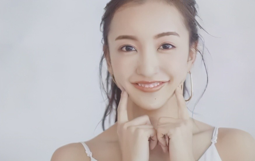 日本女星颜值有违和感多半是因为鼻型出了错