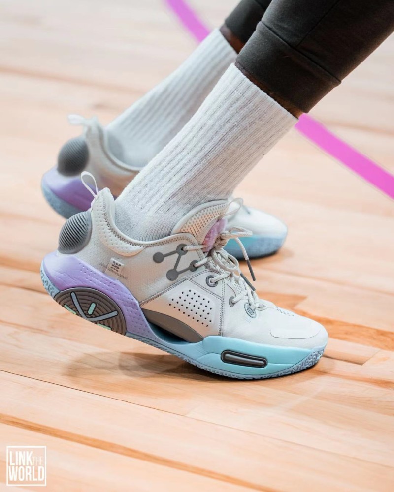 拉塞尔训练上脚韦德全城9"棉花糖"_腾讯新闻