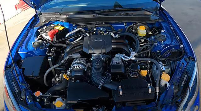 4l 直列四缸发动机,其最大功率为231ps,最大扭矩为249n·m,与之相匹配