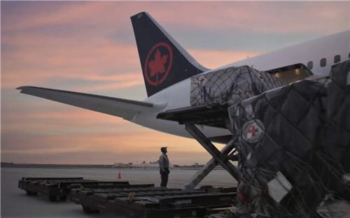 一架飞机在12000米高空突然没油机长我来17分钟创世界奇迹