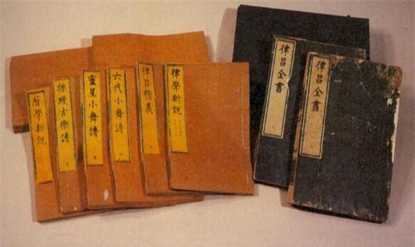 朱載堉的《樂律全書》內收有《律學新說》,《律呂精義》,《算學新說》