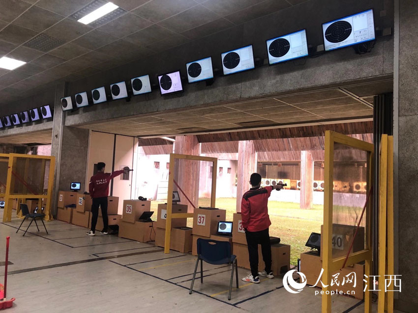 市运会射击比赛(青少年组)的步手枪,飞碟项目在南昌湾里射击中心拘行