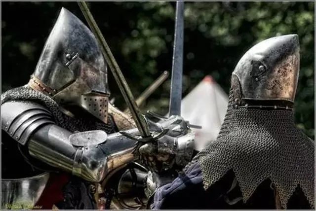 明明是防御装备,为何欧洲铠甲会被誉为骑士精神的象征?