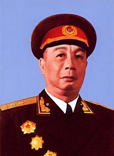 进入革命队伍中后,陈士榘显示出了自己出色的军事能力,在红军时期,他