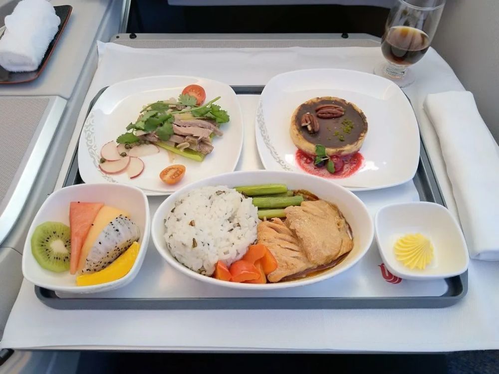 打卡国航特别涂装中法断交号b773公务舱配置是什么水平