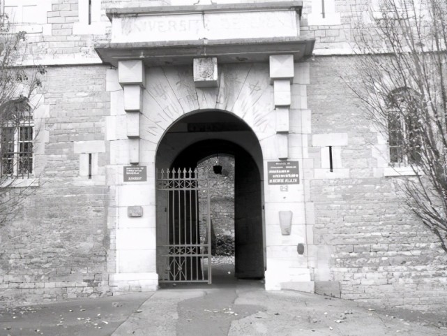 里昂中法大学参加工人斗争与此同时,陈毅还积极参加工人斗争.