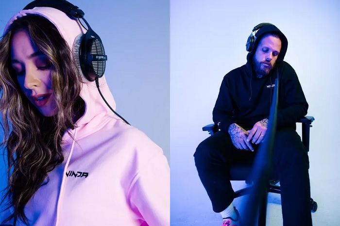 游戏主播ninja推出与头戴式耳机兼容的新款连帽衫