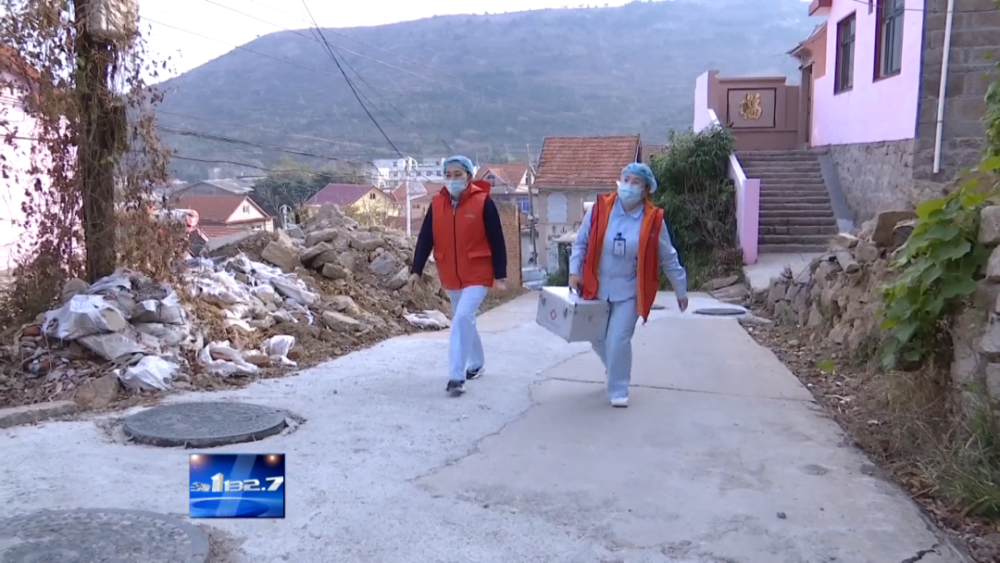 而她的片区是从青山到雕龙嘴的山里社区,高霞说,路途的遥远是其次,最