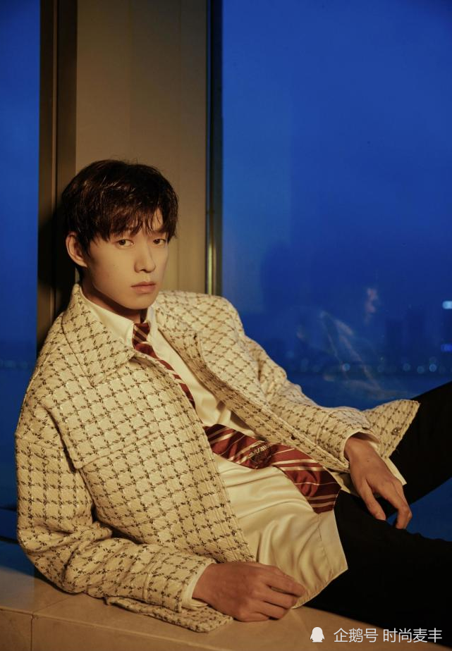 和杨幂恋情仍扑朔迷离,魏大勋形象大变要转型?