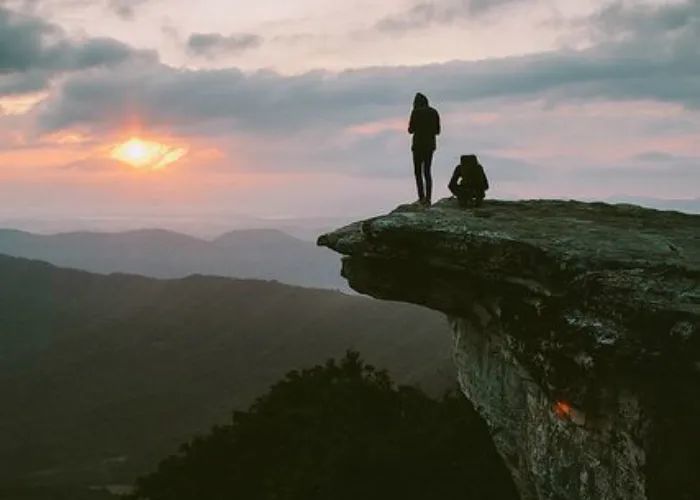 人生是場荒蕪的旅行冷暖自知苦樂在心