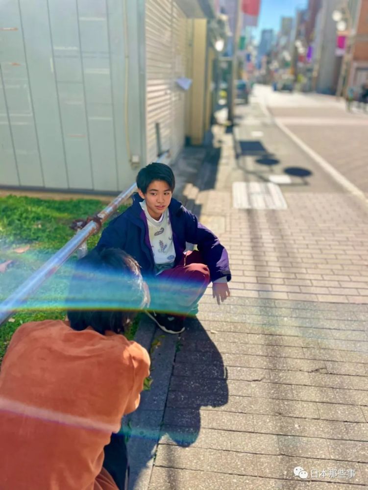 但也有签约了公司以后反而有点下滑的例子,比如前年的冠军松本大辉