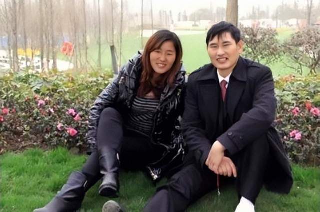  . 出轨女粉丝还偷税?大衣哥否认
