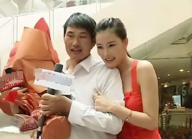  . 出轨女粉丝还偷税?大衣哥否认