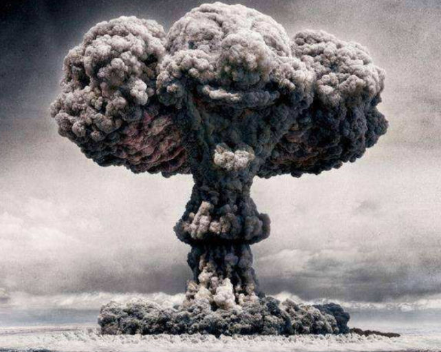 日本原子弹爆炸 19岁少女距中心260米生还 专家 特殊工作救了她 腾讯网