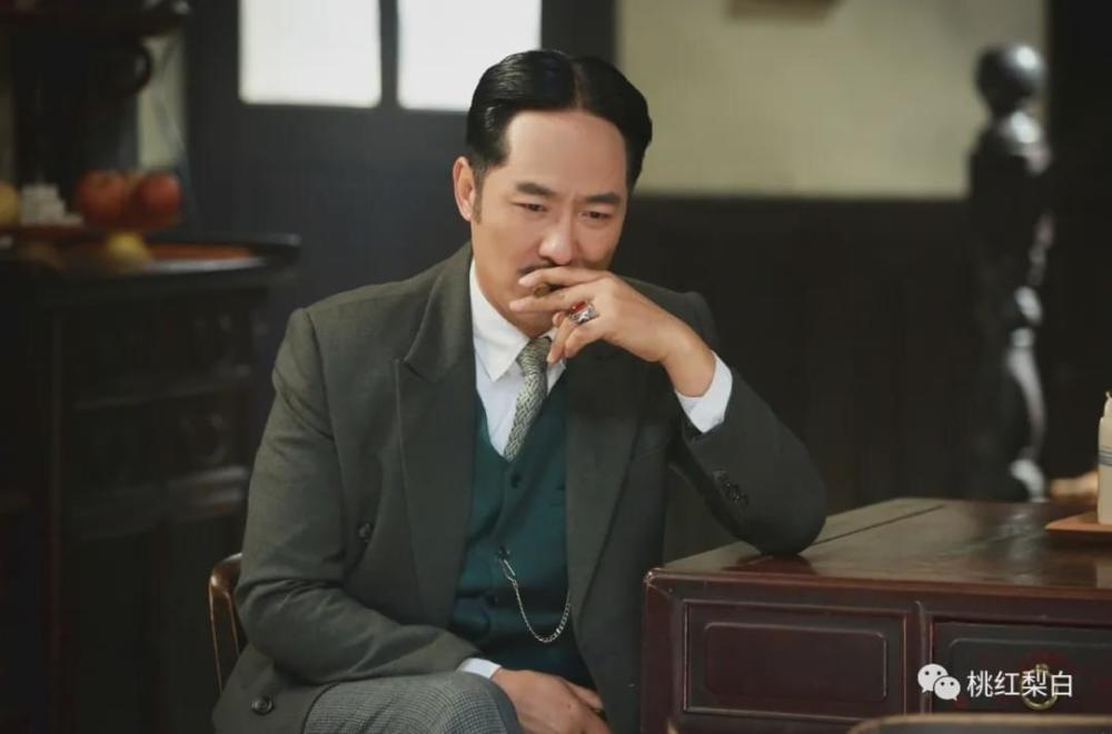 郑元畅的沈世钧,更是被黎明版甩了十八条街.