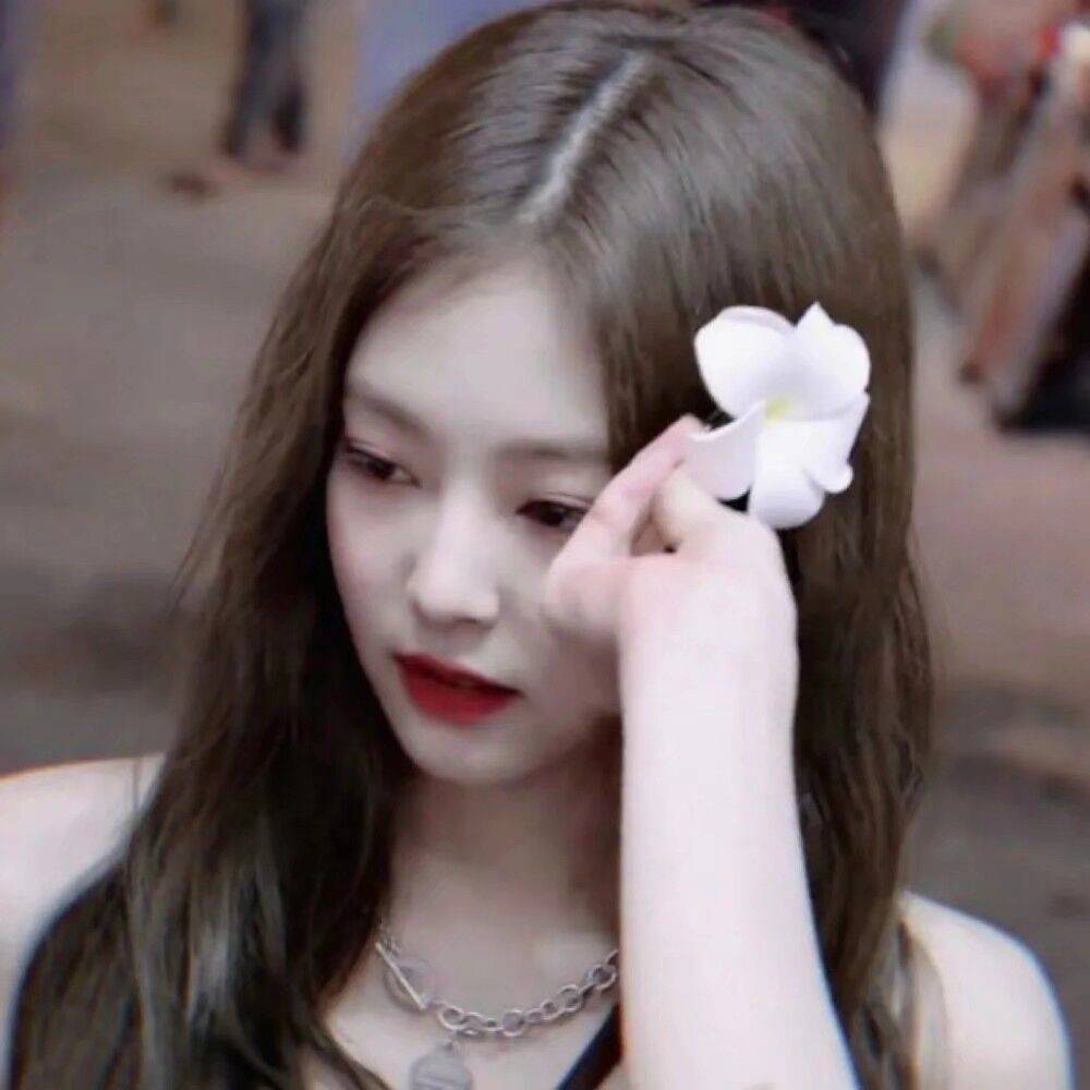 jennie金智妮头像第二弹人间香奈儿