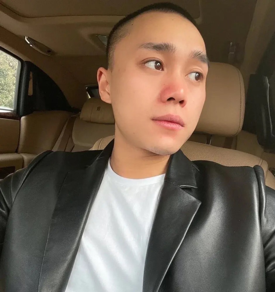 网红刘二狗送自己7000万生日礼物小混混到亿万富翁的蜕变