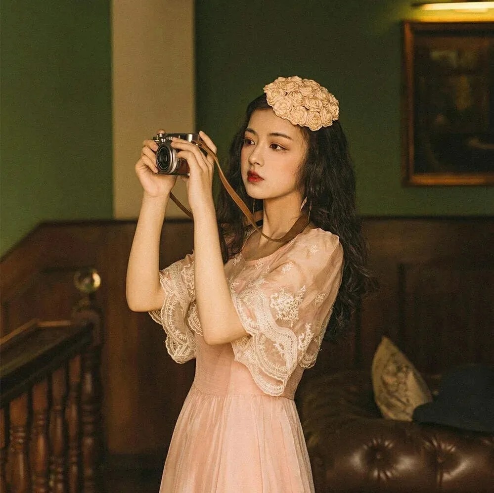 民国女生头像连云朵都是爱你的形状