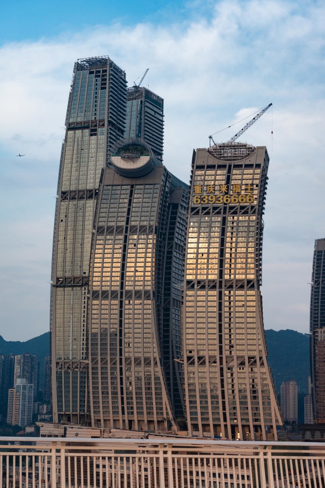 饱受争议的重庆来福士外地人都来打卡本地人却总是吐槽