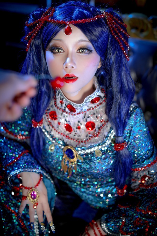 cos恐怖宠物店美杜莎不能直视眼睛