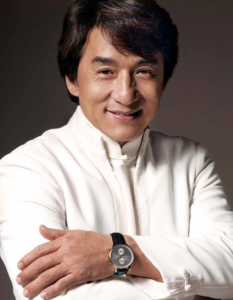 成龙陈道明罕合体!成龙发言后对主持人鞠躬?陈道明身后默默鼓掌