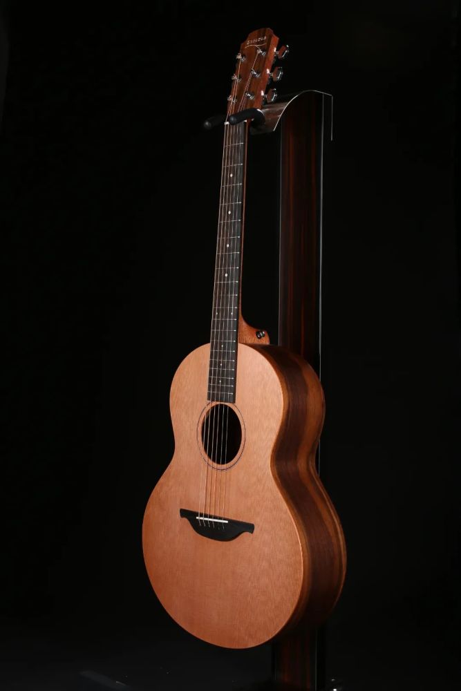 "黄老板"ed sheeran亲自演示lowden吉他_腾讯新闻