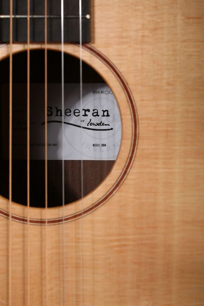 "黄老板"ed sheeran亲自演示lowden吉他_腾讯新闻