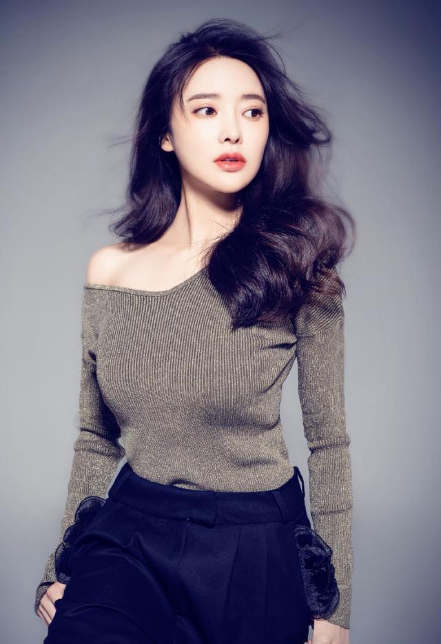 张璇:第6402期潮流写真分享!