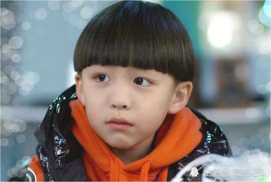 他13岁拿飞行执照,15岁出演作品超20部,曾演文章"儿子"走红!