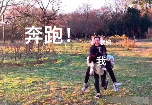  . 章子怡为继女小苹果庆生