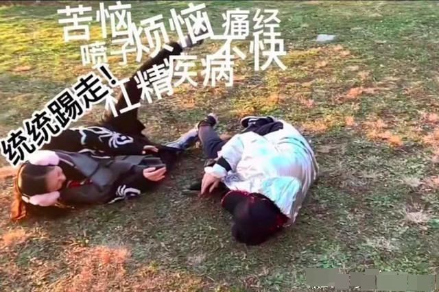  . 章子怡为继女小苹果庆生