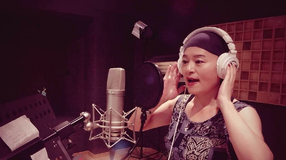 亲弟弟打成脑震荡复出遭群嘲歌后金炜玲让周立波痛哭离场