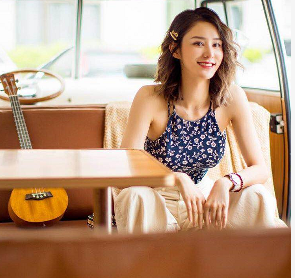 太寒酸张馨月产后晒收礼一堆平价婴儿用品她仍表示很开心