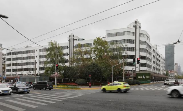 永隆食品美美百货老上海人都熟悉的淮海大楼换装啦离武康大楼才两站路