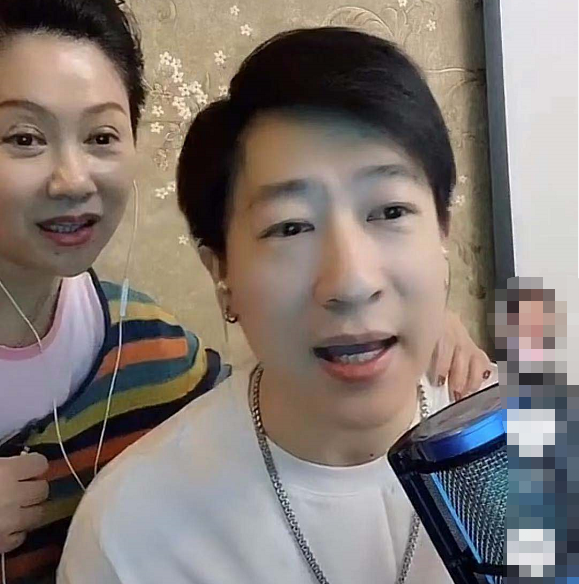 赵本山徒弟46岁时出车祸身亡,如今儿子终于走出阴霾