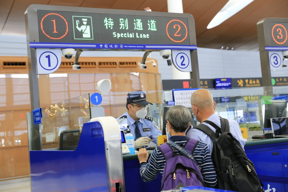 回港易计划实施首批香港籍旅客经港珠澳大桥通关