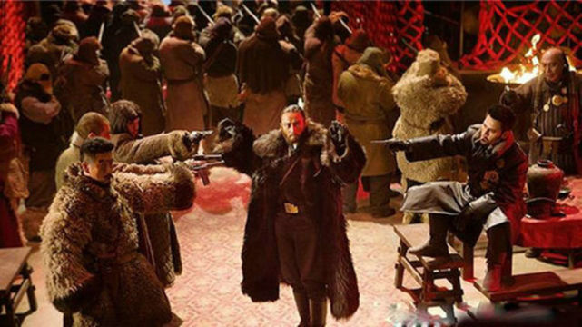 不久后,土匪大当家在一次行动中准备不足,偷鸡不成蚀把米,身受重伤.