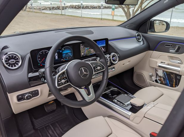 2021年美版奔驰gla适合拥挤城市通勤用车的轻奢标准