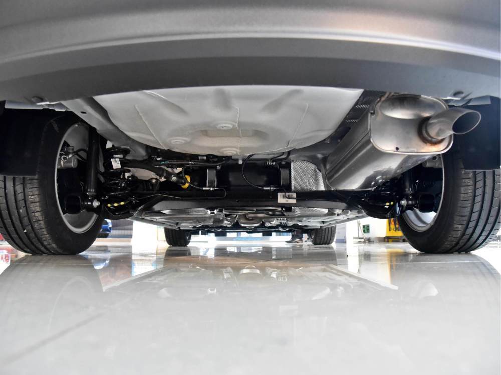 家用轿车好选择 小哥带你看福特福睿斯_腾讯新闻